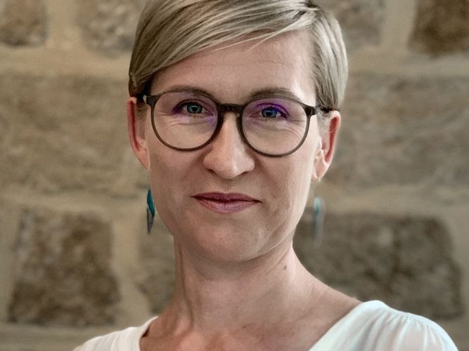 Dr. Steffi Marung