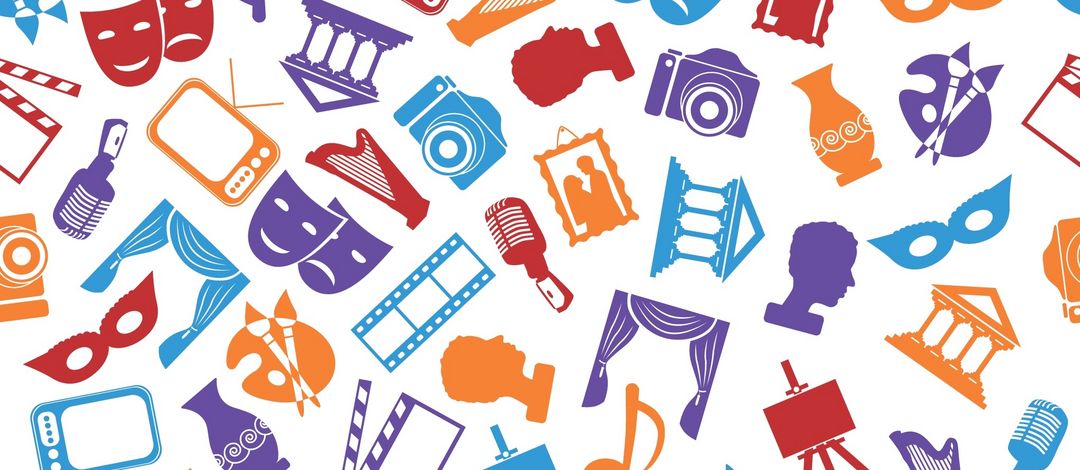 Zu sehen ist eine Grafik, die verschiedene beispielhafte Elemente der Kultur darstellt: Theatermasken, Mikrofone, Bühnen, Vasen, Staffelein, Kameras und Instrumente. Foto: colourbox.de 