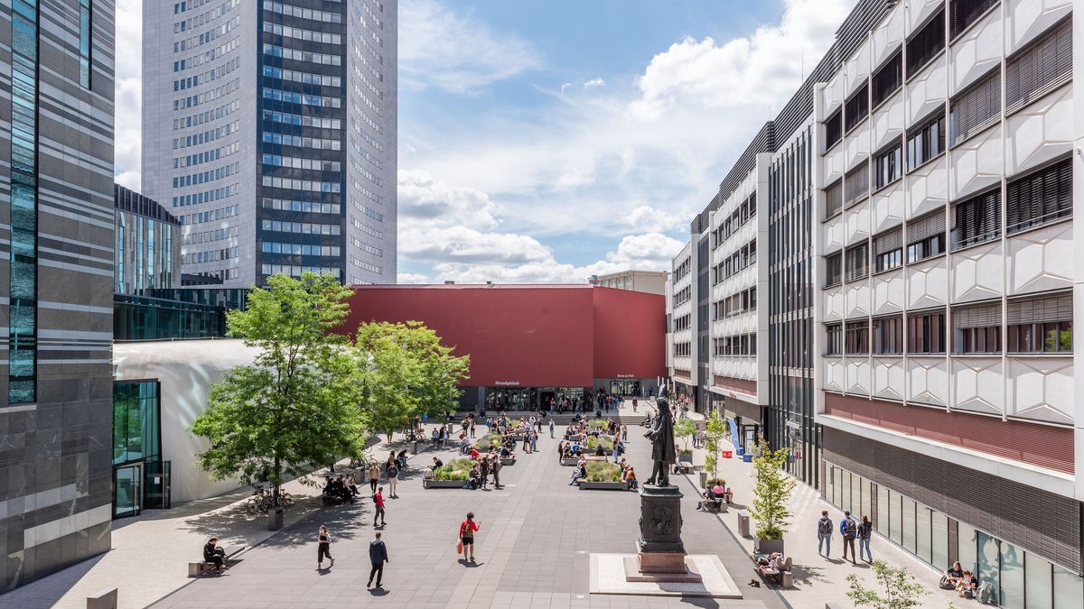 Blick von oben auf das Leibnizforum, Foto: Kirsten Nijhof