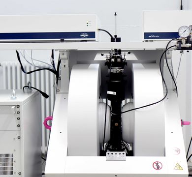 EPR-Spektrometer An EPR spectrometer