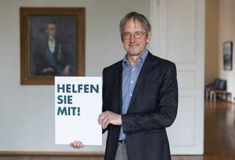 Prof. Dr. Hans-Bert Rademacher, Vorsitzender des Vereins Hilfe für ausländische Studierende in Leipzig e.V. Der Verein hat sich zur Aufgabe gemacht, in Not geratene internationale Studierende der Leipziger Hochschulen zu unterstützen.